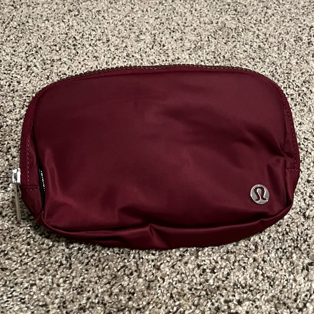 NWOT Lululemon Everywhere Belt Bag - Red Merlot